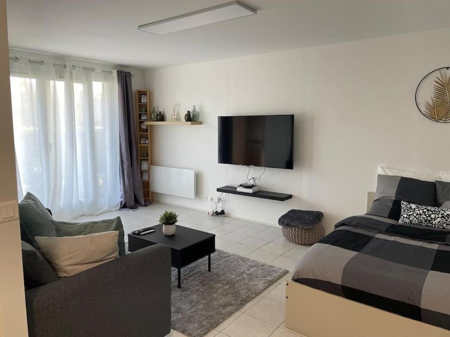 Appartement Cosy Proche Paris Le Bourget Buitenkant foto
